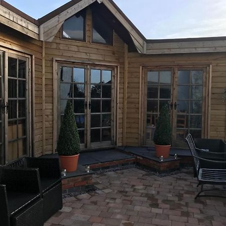 Mickering Barn Bed & Breakfast Aughton Exterior photo